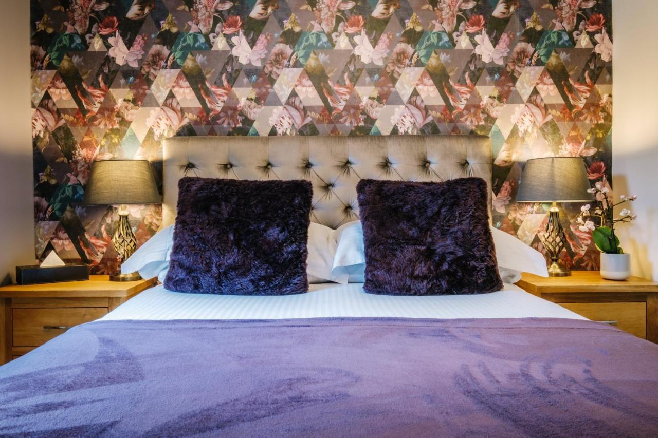Double Room,1606058345:JPEG